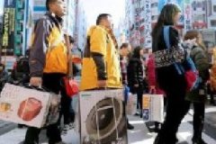 2015年中国游客在日本消费近800亿